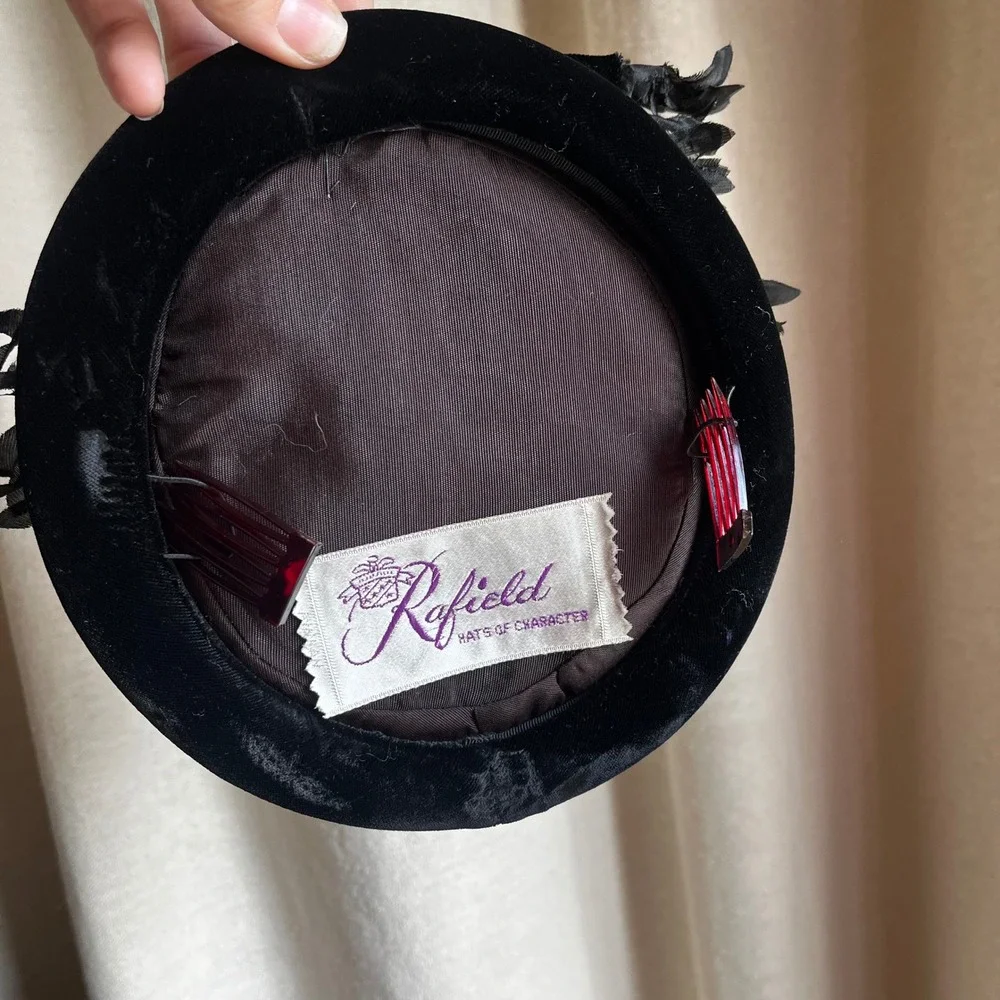 Vintage Rakfeld Black Velvet Cocktail Fascinator Hat Floral Tendrils 1950s